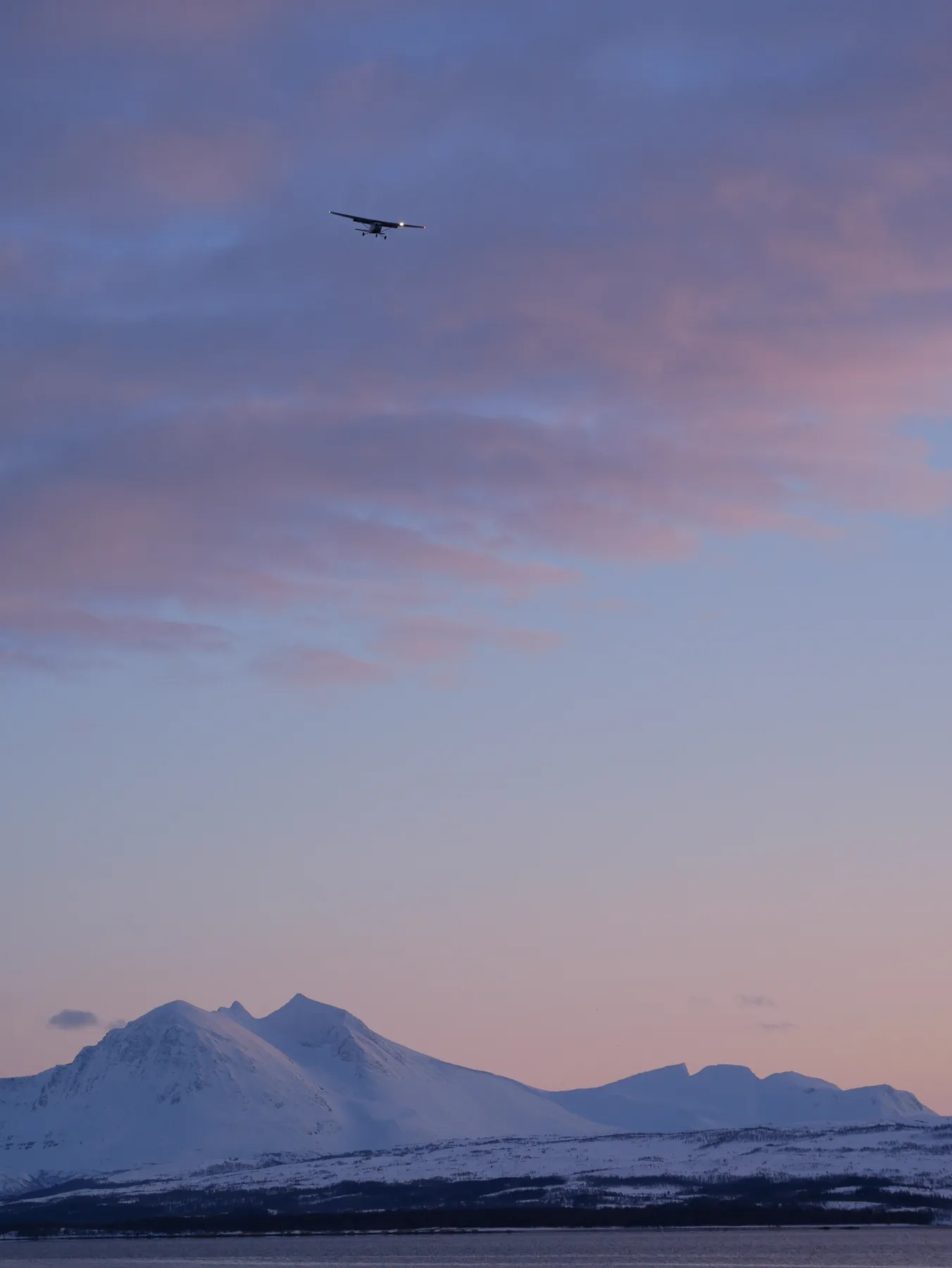 Splitboarding Kvaloya